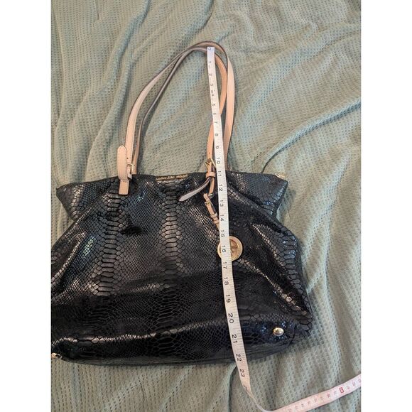 Michael Kors Black Patent Embossed Python Jet Set Tote 4MK124 Preowned - Picture 5 of 6